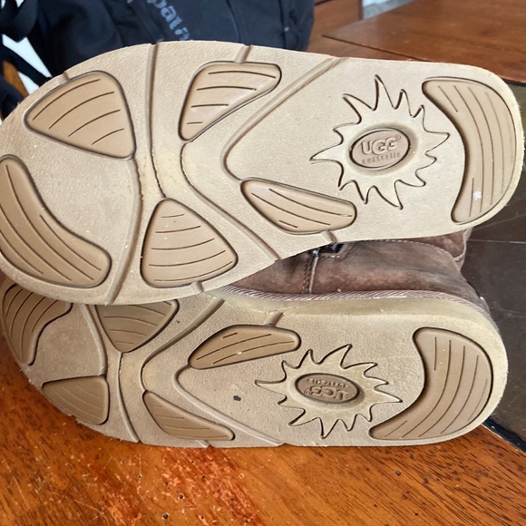 Ugg Boots! - Picture 3 of 6